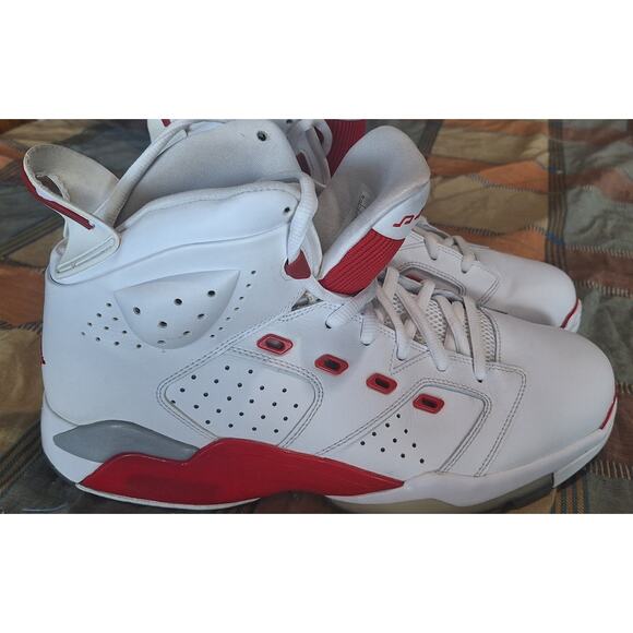Nike Jordan 11-11-21 Retro Carmine white/red DC7330-106 mens size 13- excellent - Picture 1 of 9